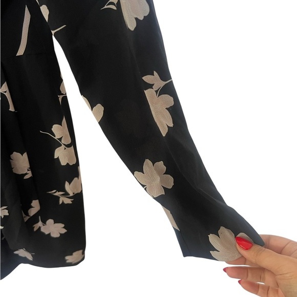 Slate & Willow Black Floral Wrap Dress - Size 8 - RTR - Excellent Condition! - Picture 9 of 11